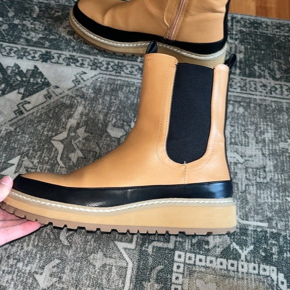 Universal Thread women’s Tan and Black Cambria Boots size 7.5 - Picture 3 of 11